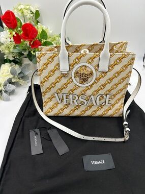 Women’s Versace chain stripe Medusa tote bag w/shoulder strap. Made in Italy.